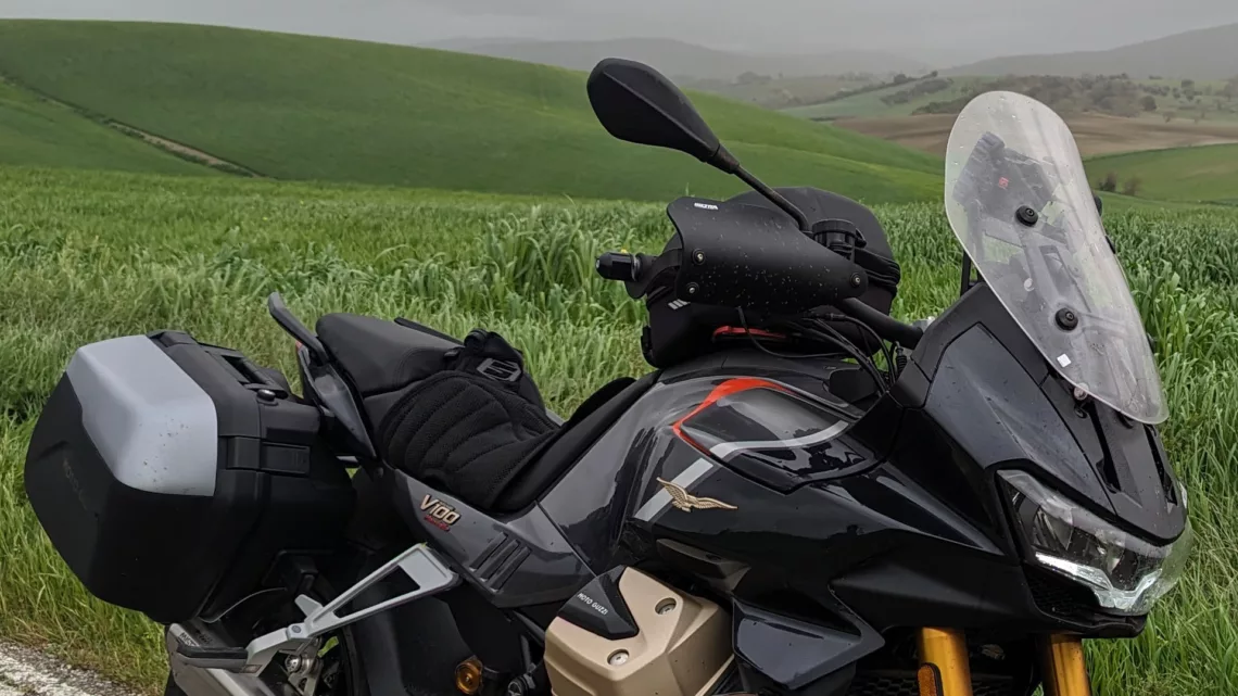 Moto Turismo guzzi v100 toscana bmw gs